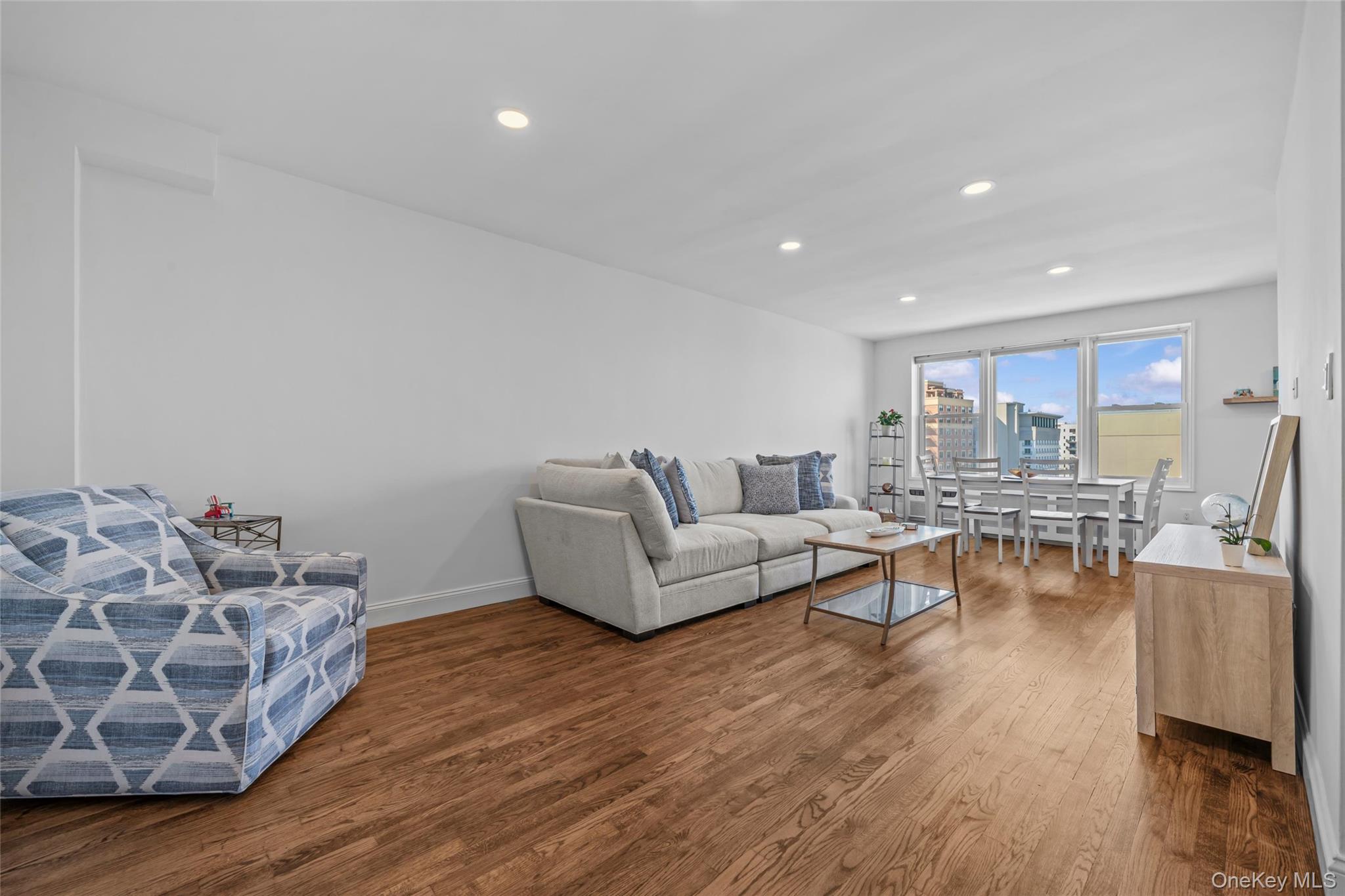1 E Broadway Ave, Unit 7O photo 7