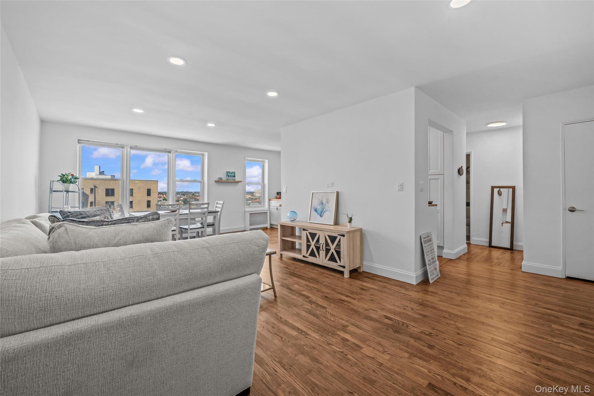 1 E Broadway Ave, Unit 7O photo 6