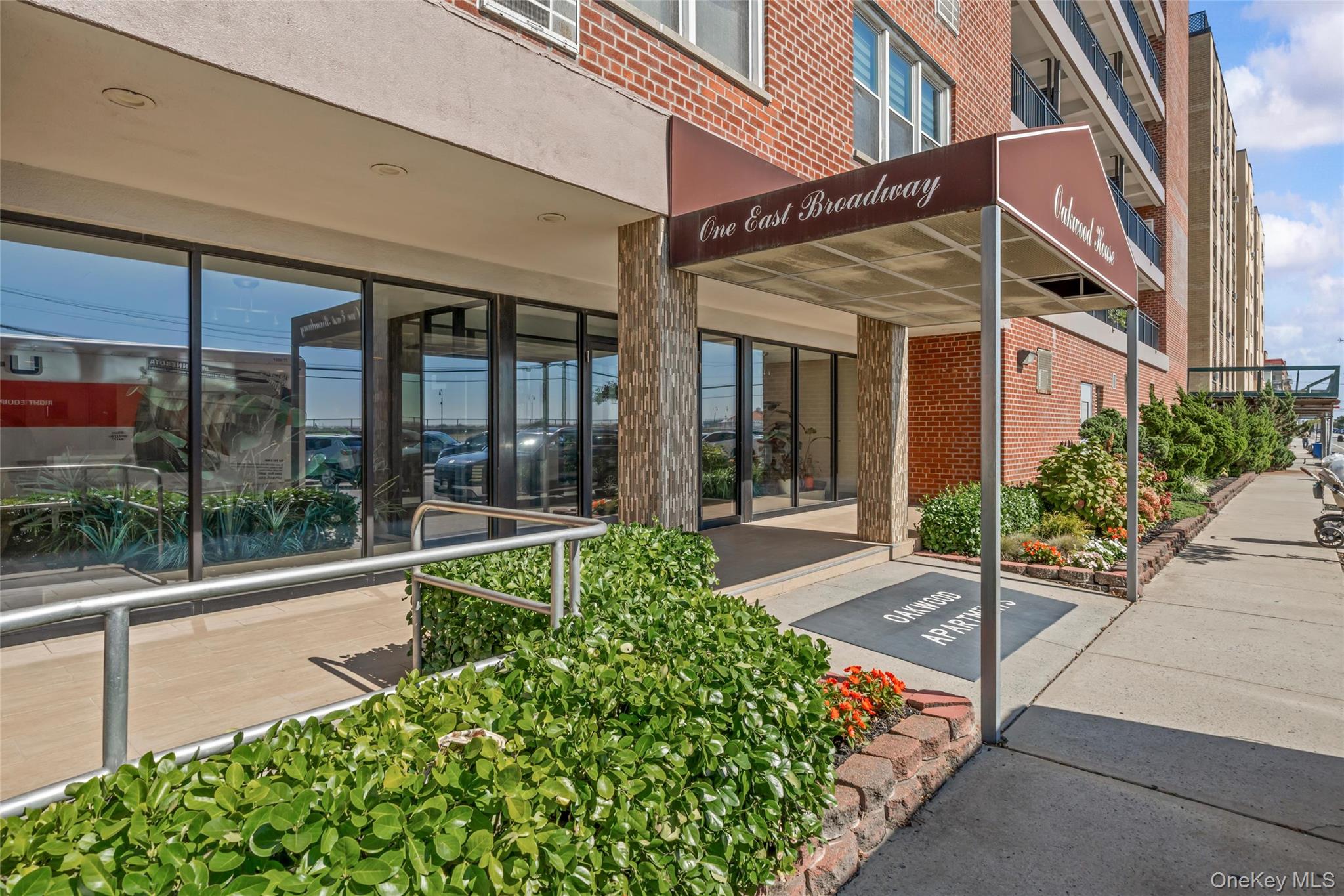 1 E Broadway Ave, Unit 7O photo 2