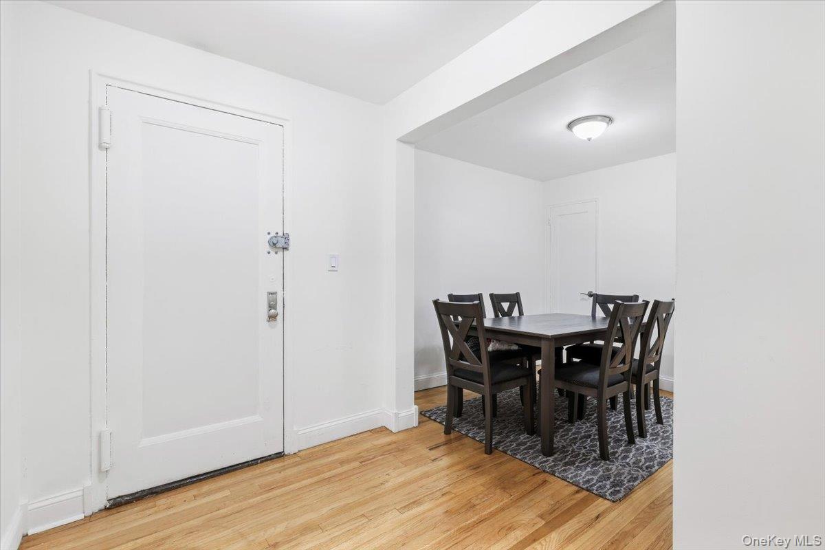 30 Ehrbar, Unit F121 photo 3