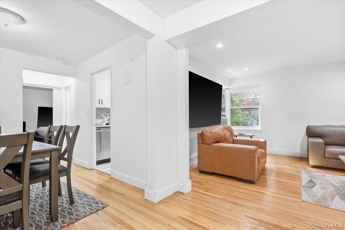 30 Ehrbar, Unit F121 photo 4