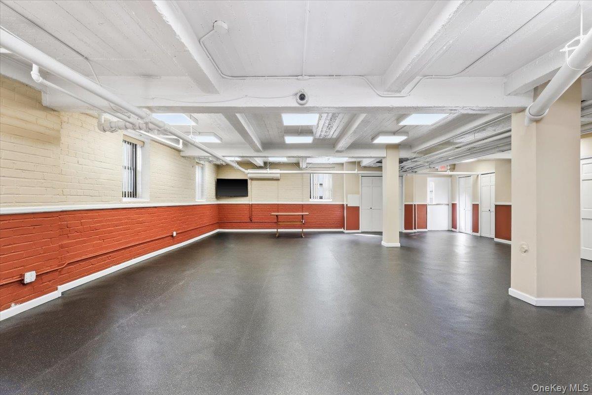 30 Ehrbar, Unit F121 photo 20