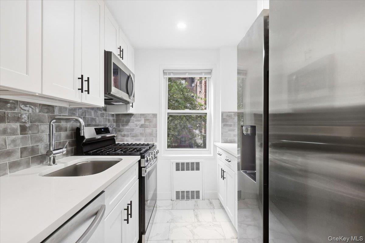 30 Ehrbar, Unit F121 photo 9