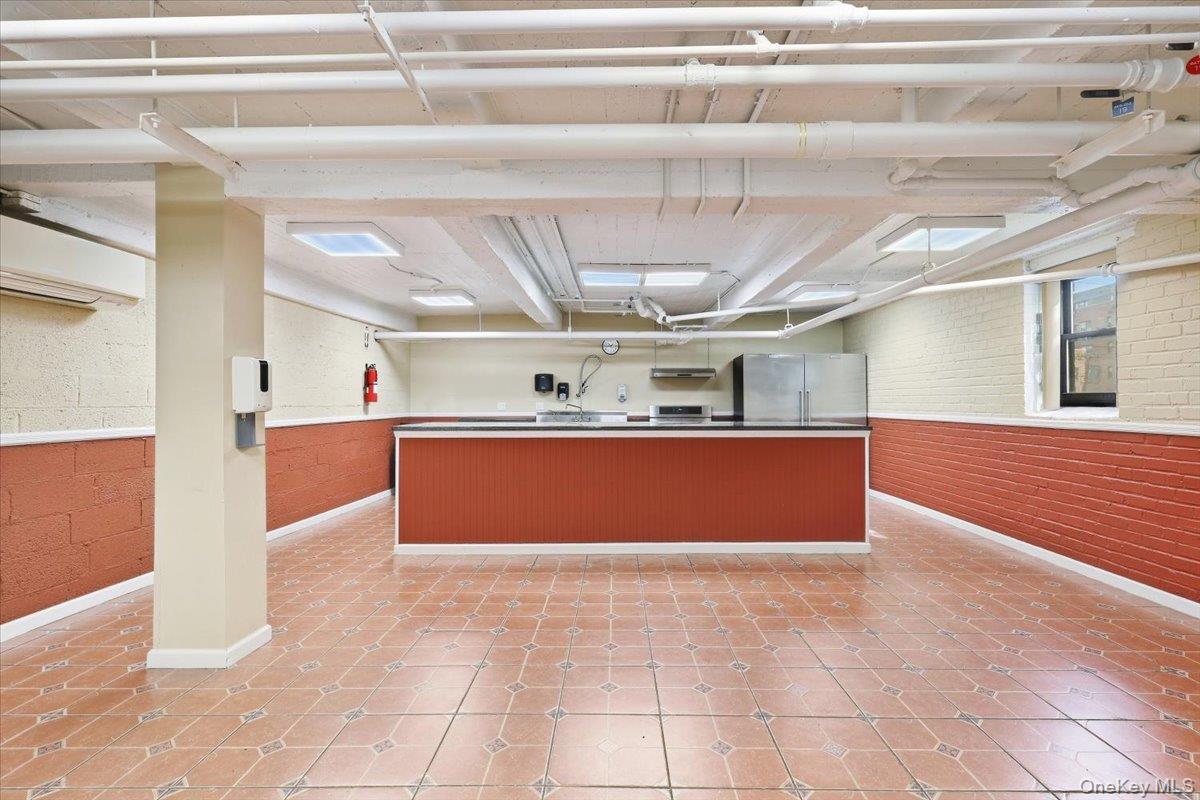 30 Ehrbar, Unit F121 photo 19