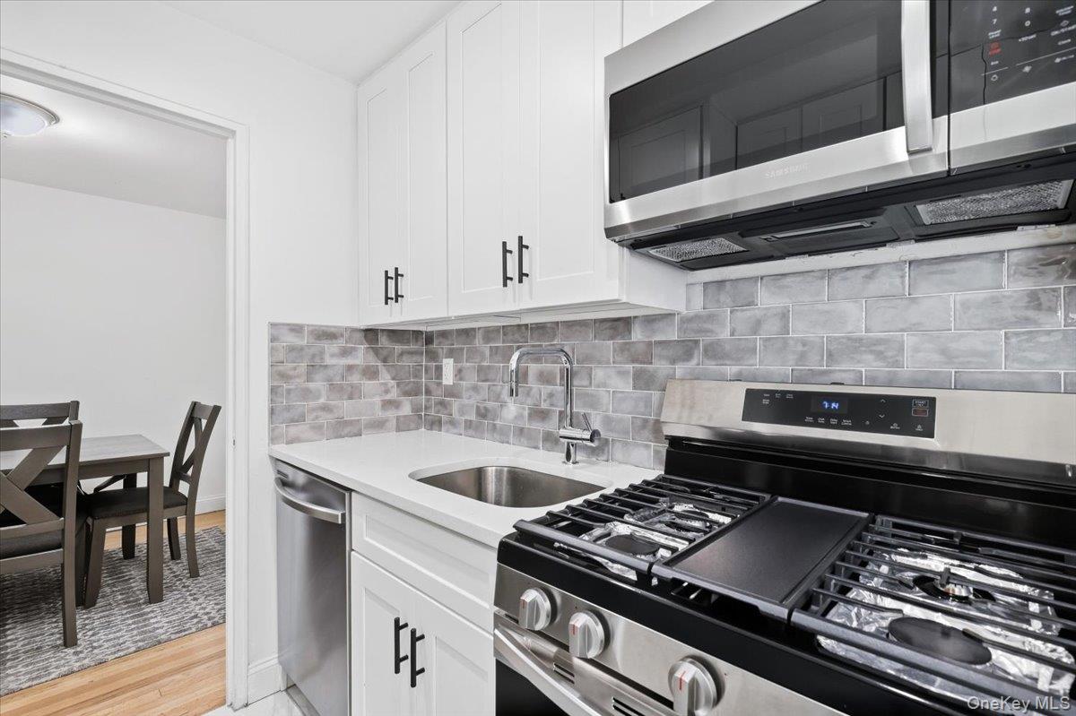 30 Ehrbar, Unit F121 photo 11