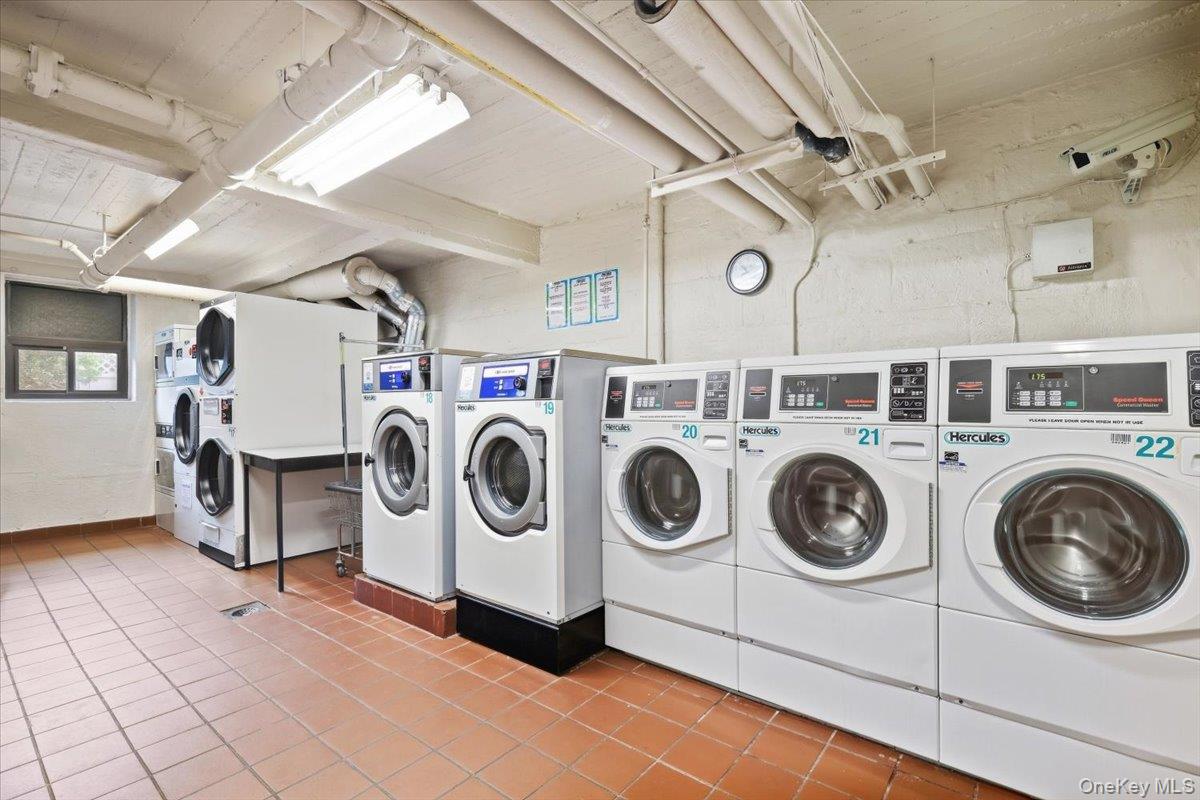 30 Ehrbar, Unit F121 photo 15