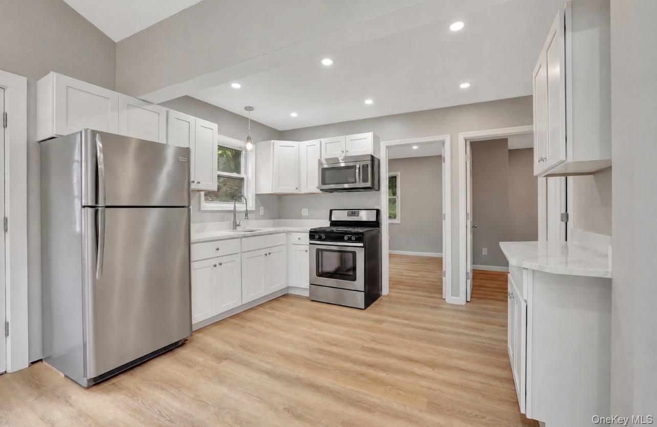 1945 New Hackensack Road – For Rent photo 2