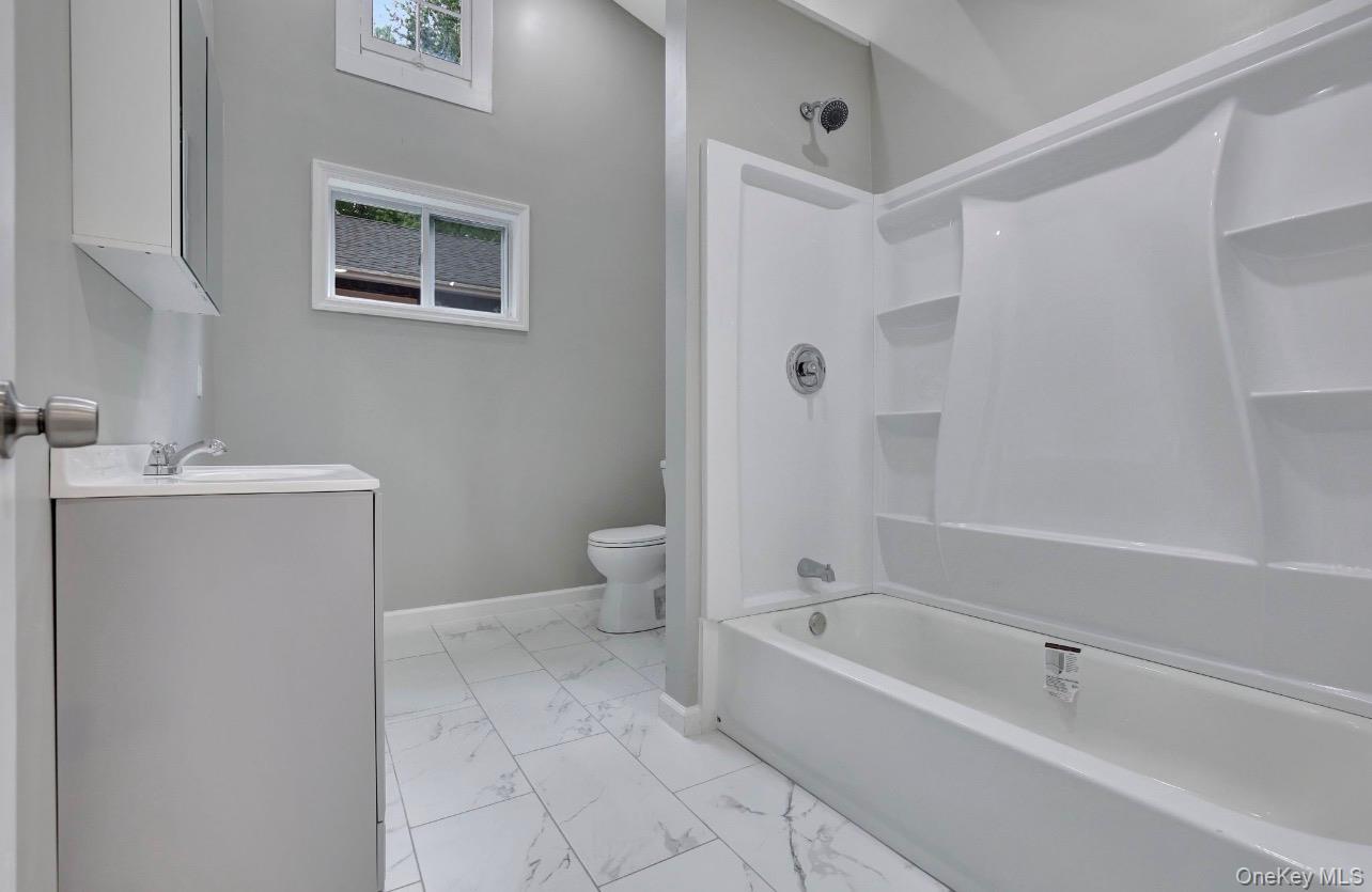1945 New Hackensack Road – For Rent photo 7