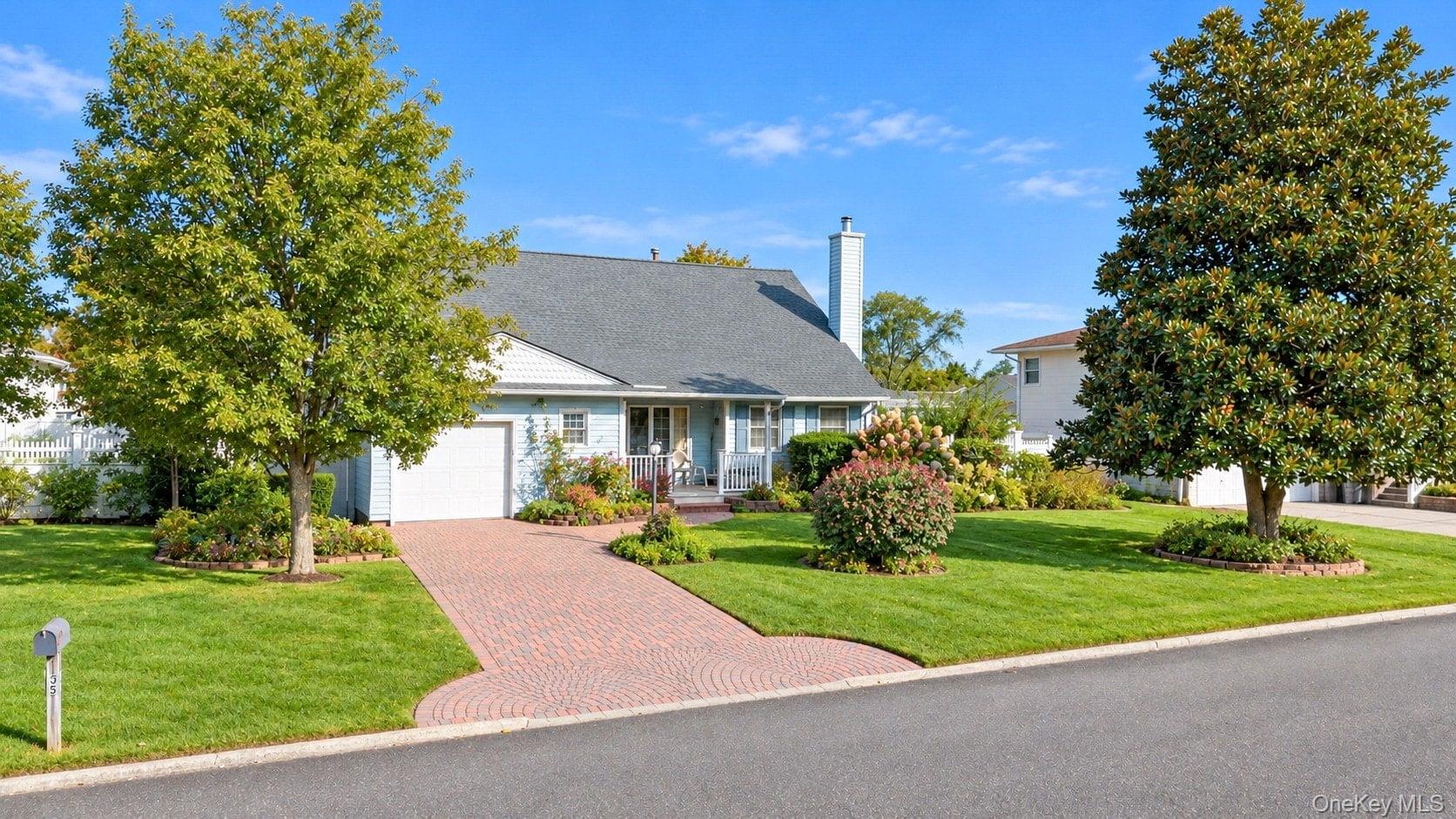 35 Jackson Avenue – For Sale photo 2