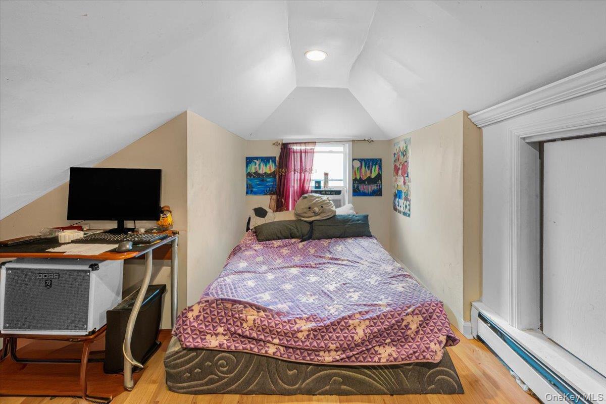 25 3rd Avenue – For Sale photo 14