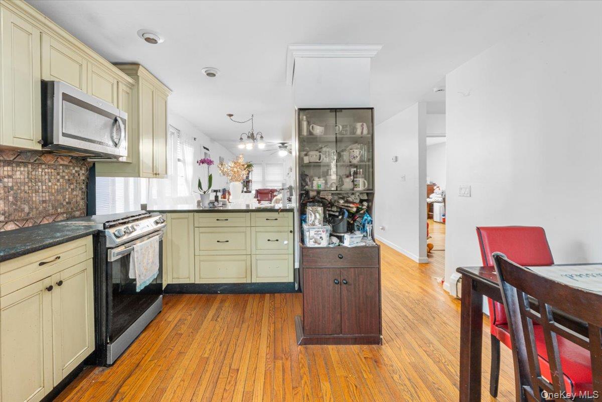 25 3rd Avenue – For Sale photo 3