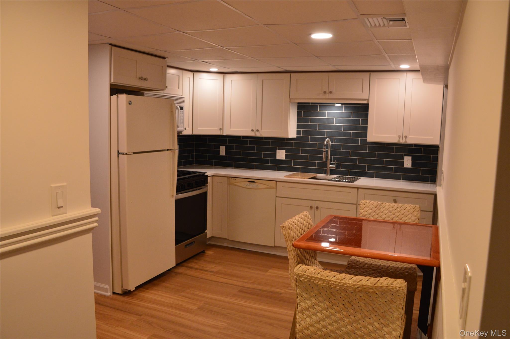 18 Sterling Place – For Rent photo 21