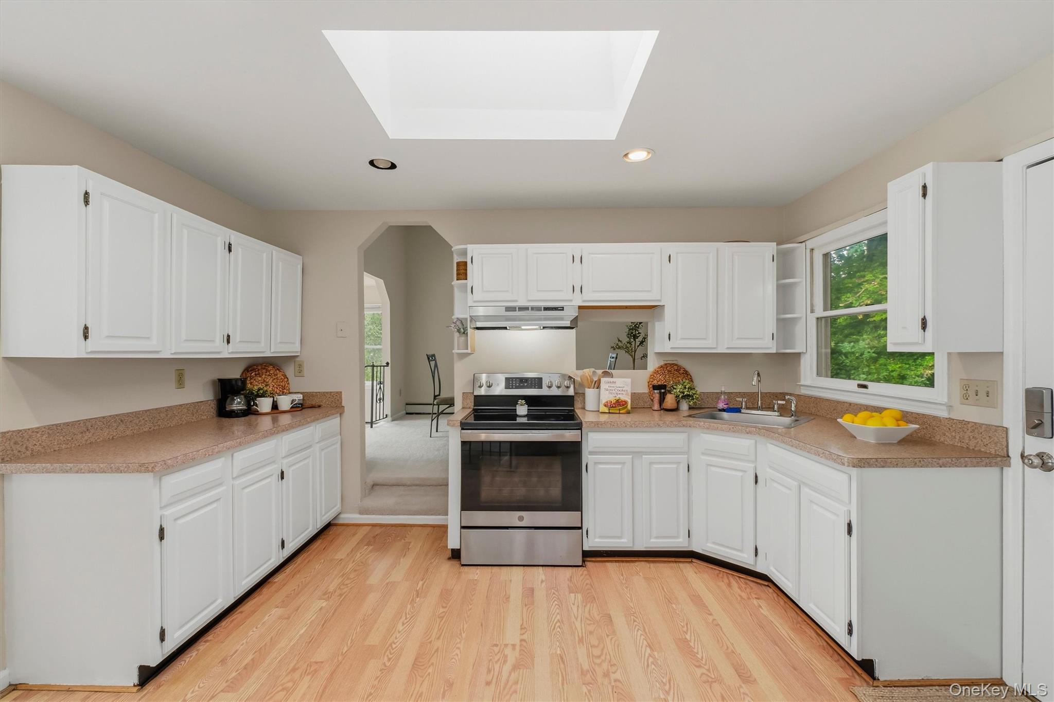 165 W Lakeshore Drive – For Sale photo 8