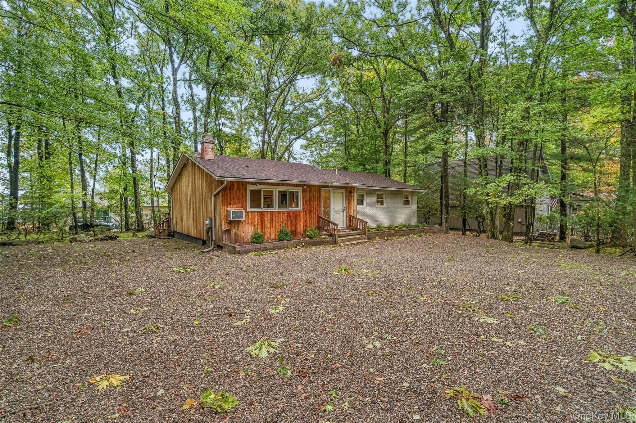 14 Essex Street – For Sale photo 2