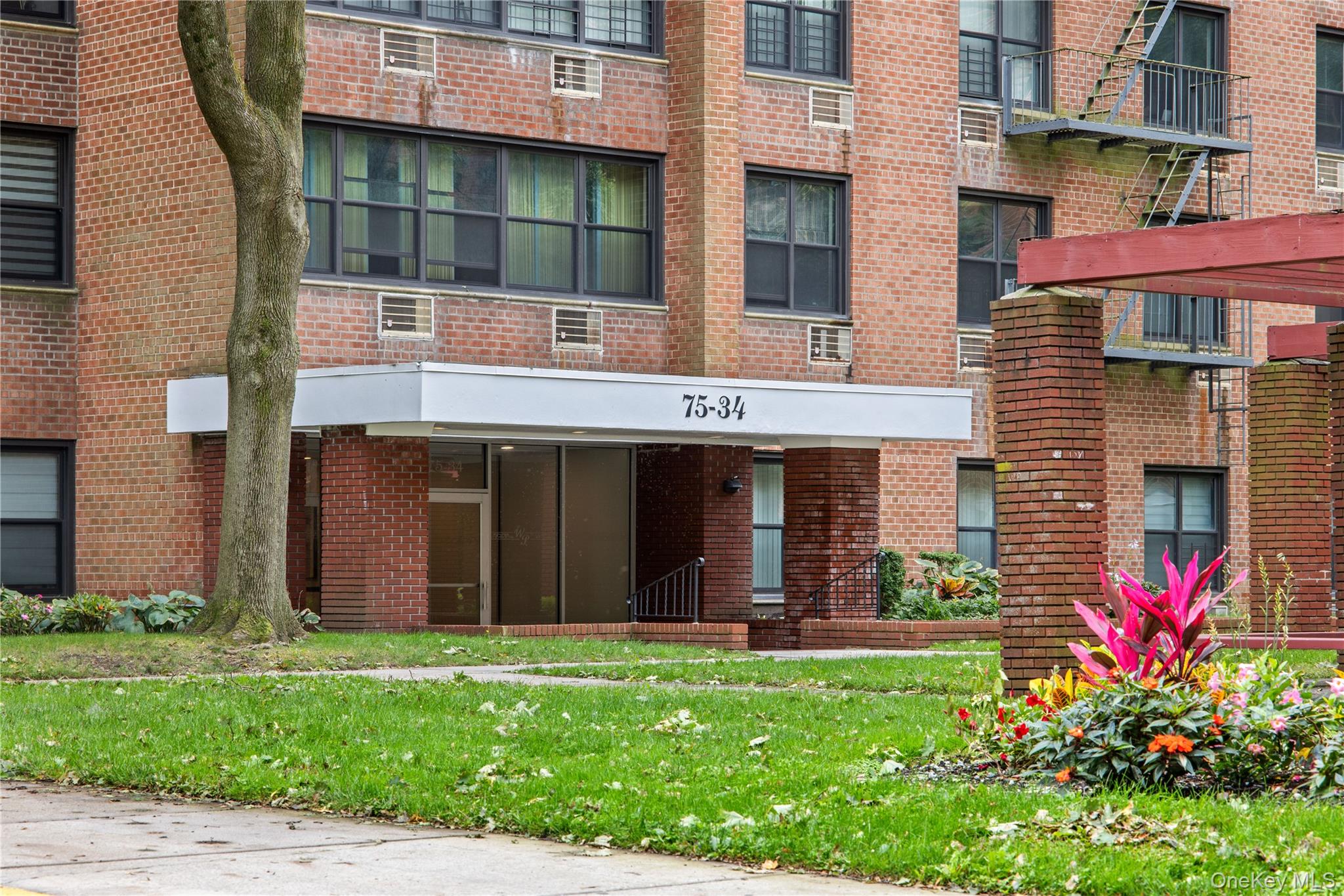 75-34 Bell Boulevard, Unit 6H