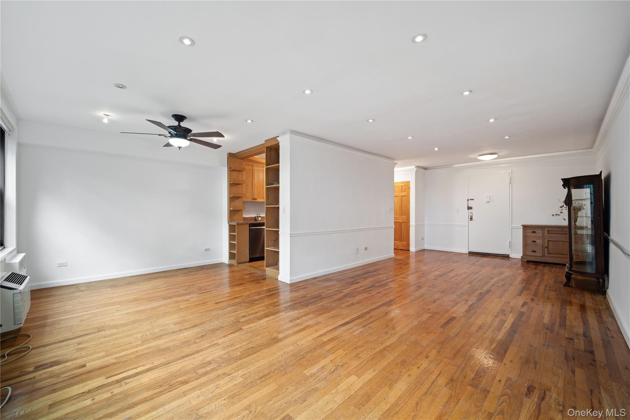75-34 Bell Boulevard, Unit 6H photo 6
