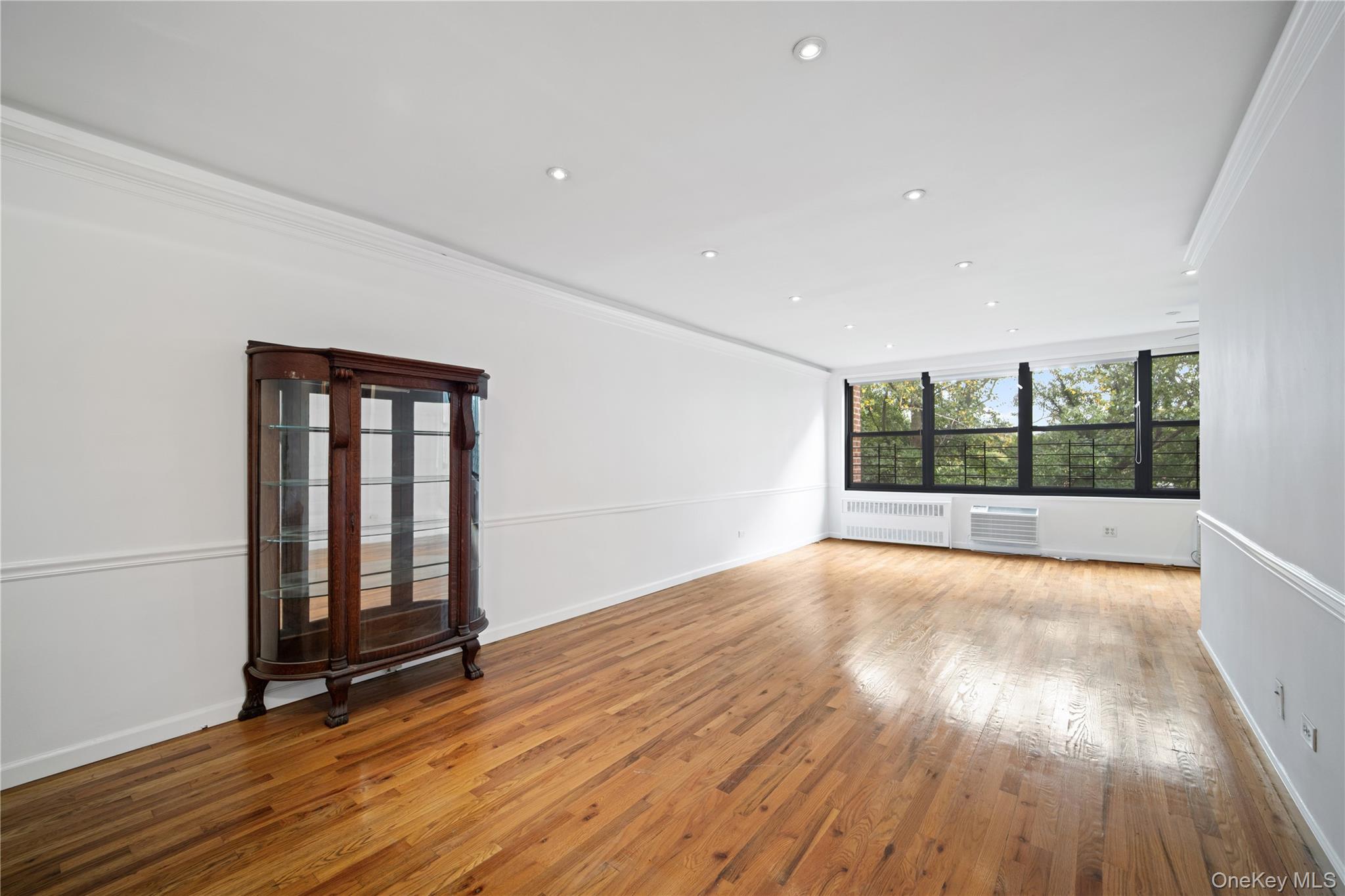 75-34 Bell Boulevard, Unit 6H photo 4