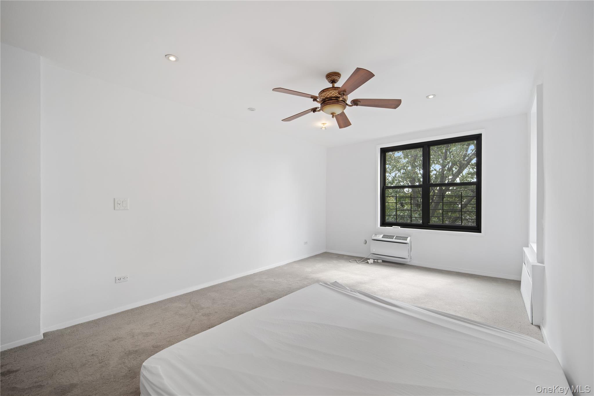75-34 Bell Boulevard, Unit 6H photo 17