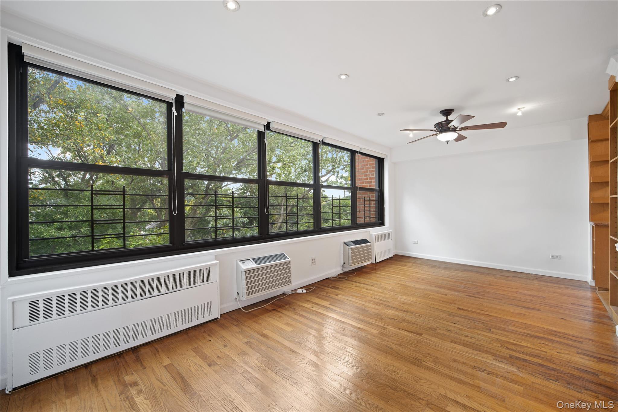 75-34 Bell Boulevard, Unit 6H photo 7