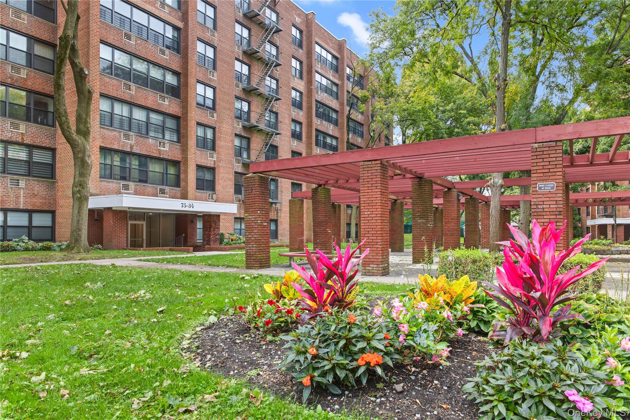 75-34 Bell Boulevard, Unit 6H photo 2