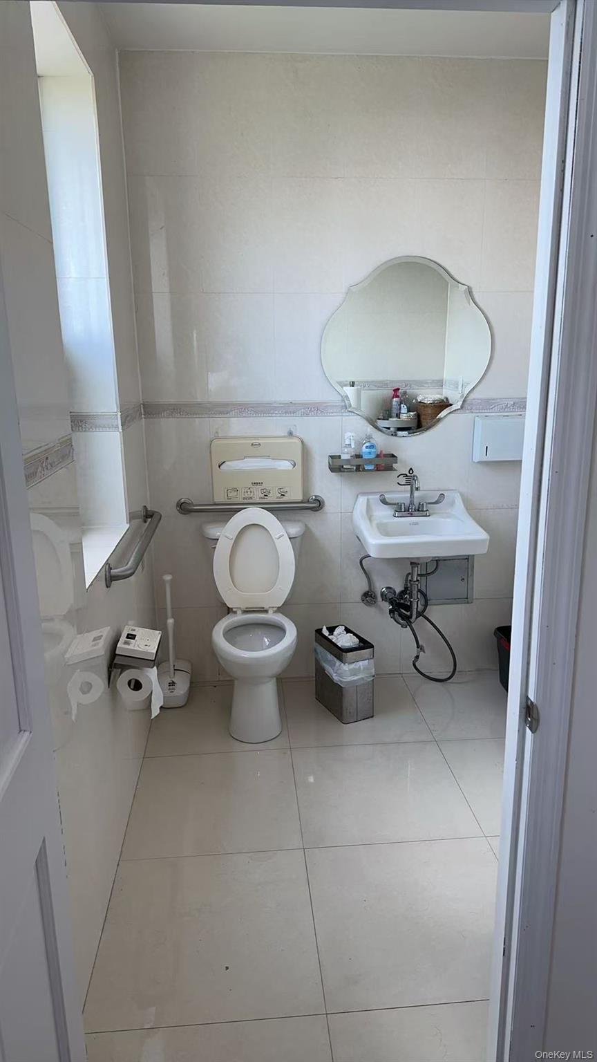 131-08 40th Road – For Rent photo 5