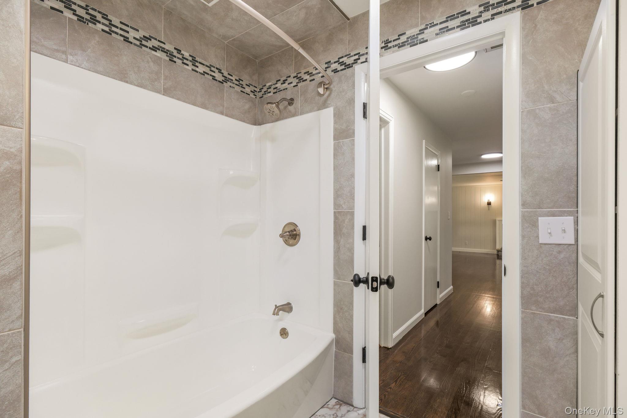 1 Norah Lane – For Sale photo 17