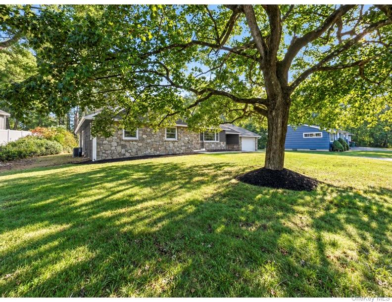 1 Norah Lane – For Sale photo 2