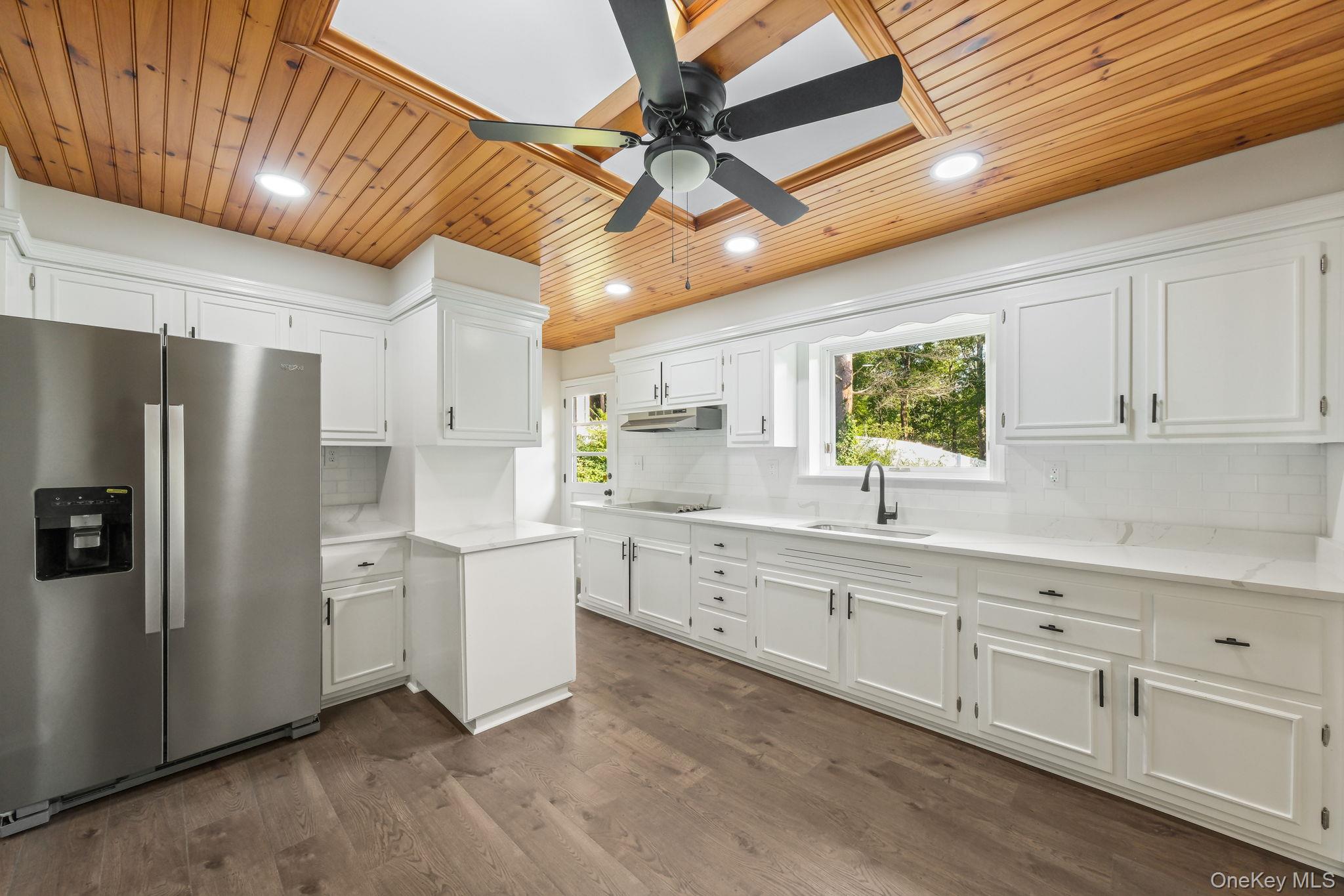 1 Norah Lane – For Sale photo 8