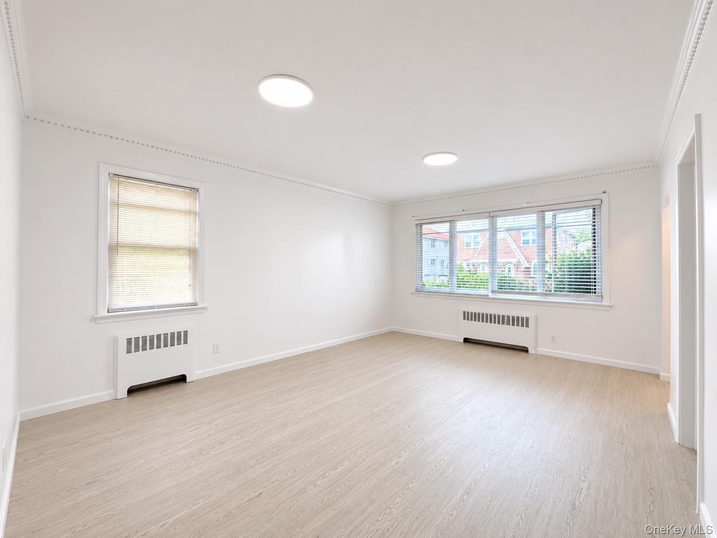 18940 44th Avenue, Unit Fl1 photo 2