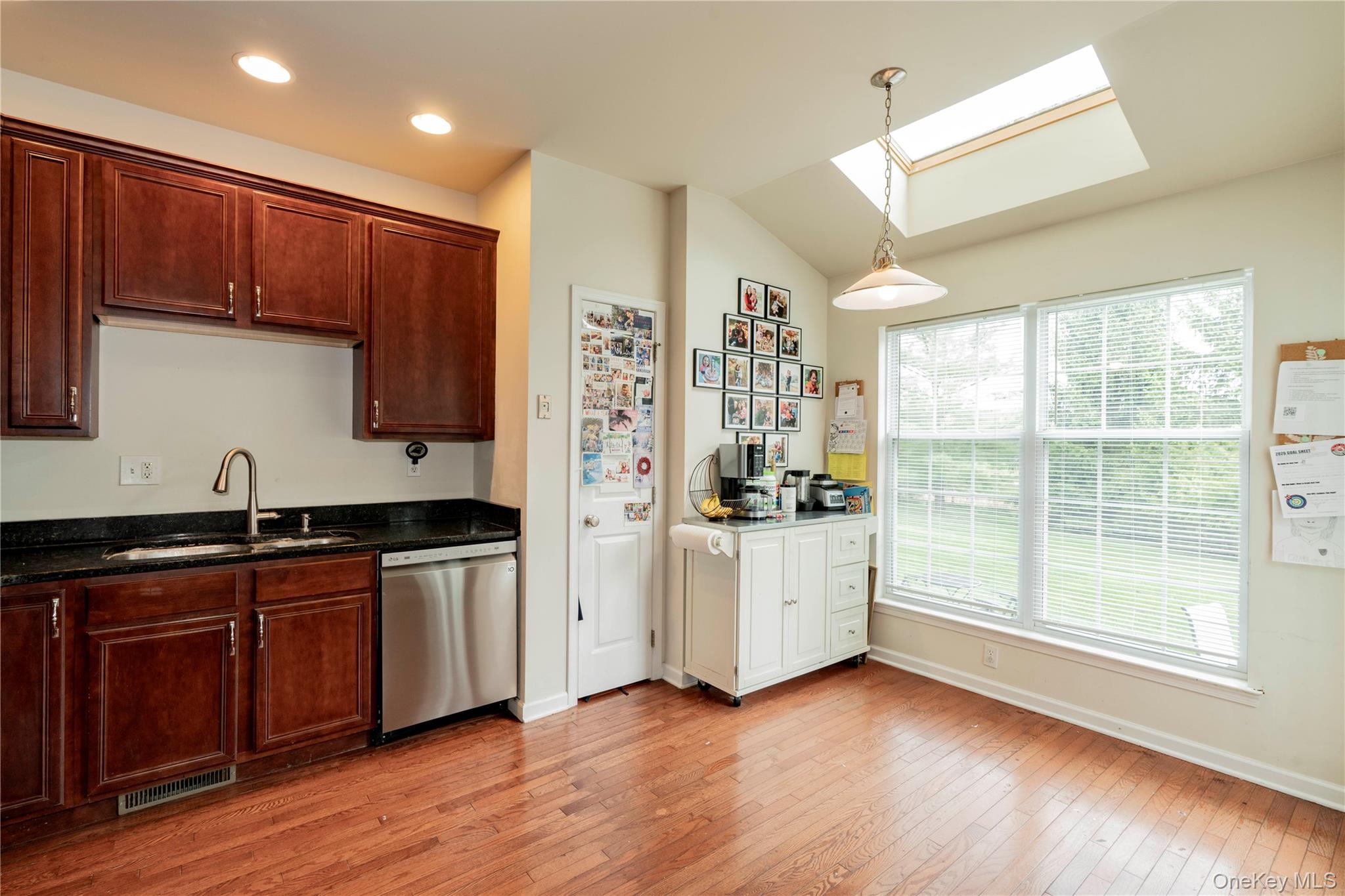 908 Huntington Drive – For Sale photo 6