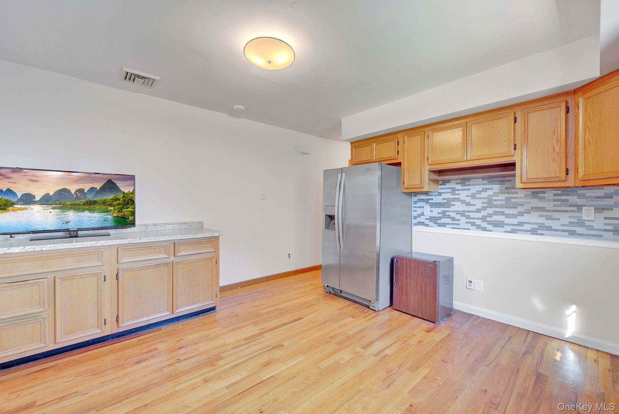 2 Old Broadway – For Sale photo 22
