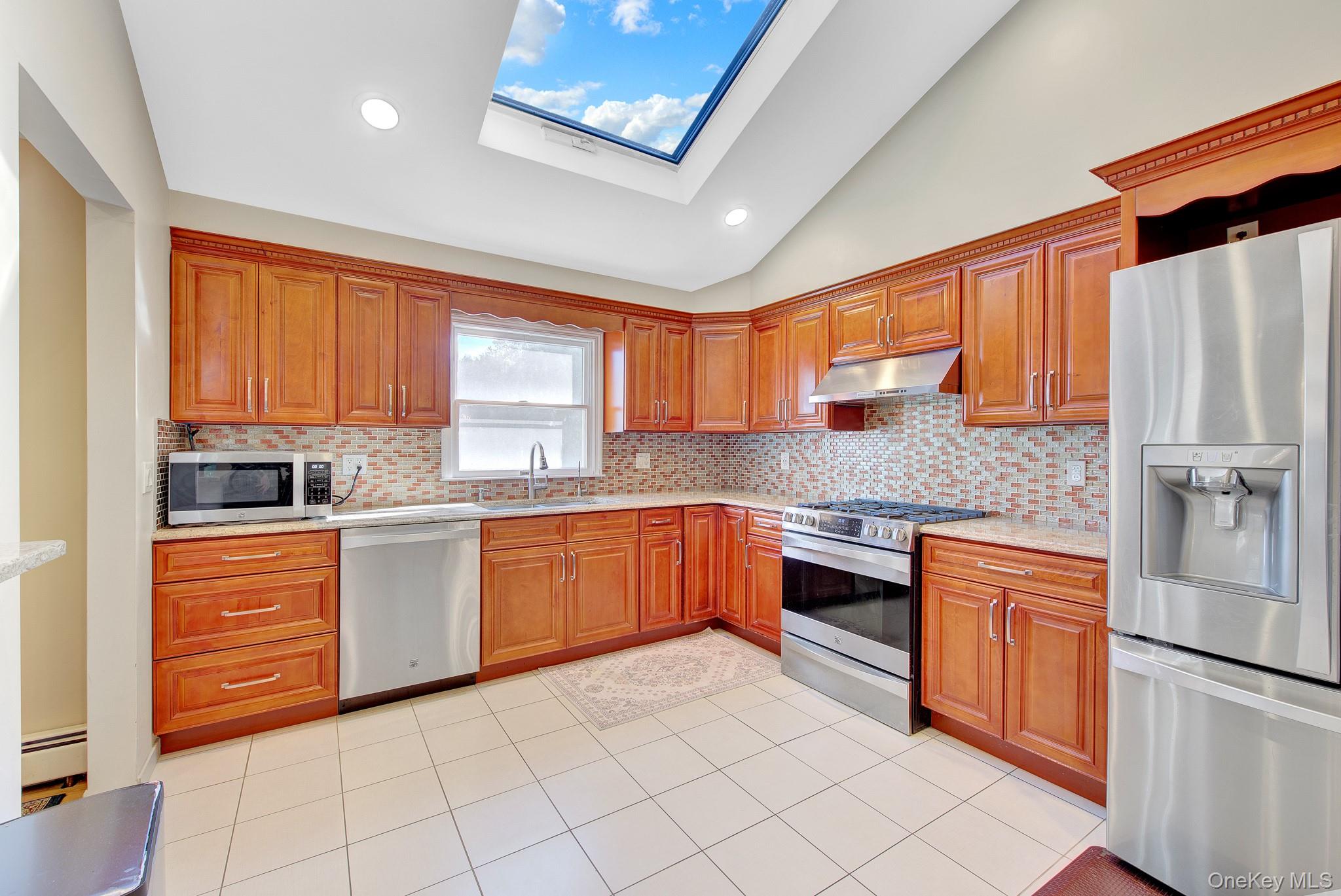 2 Old Broadway – For Sale photo 8