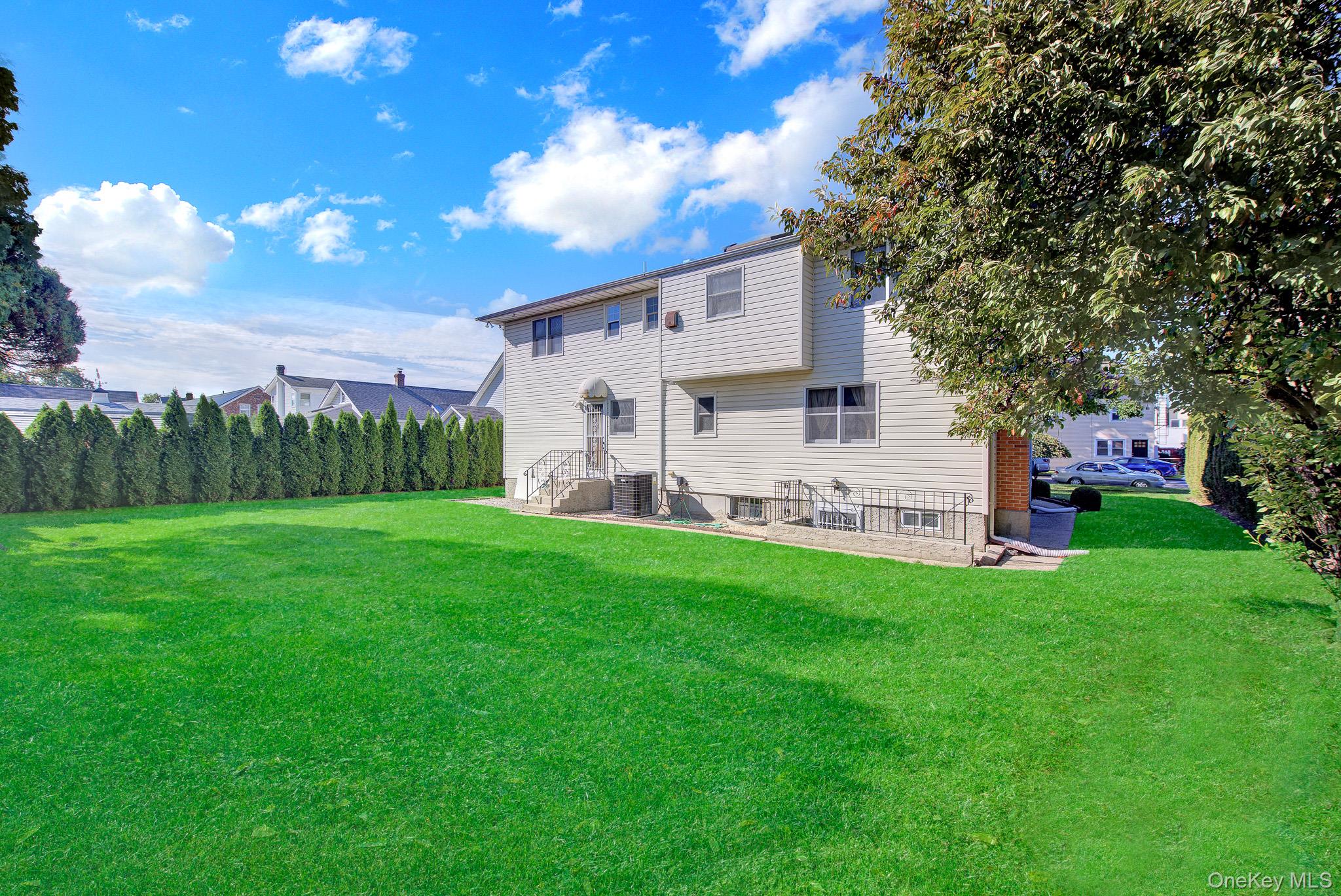 2 Old Broadway – For Sale photo 34