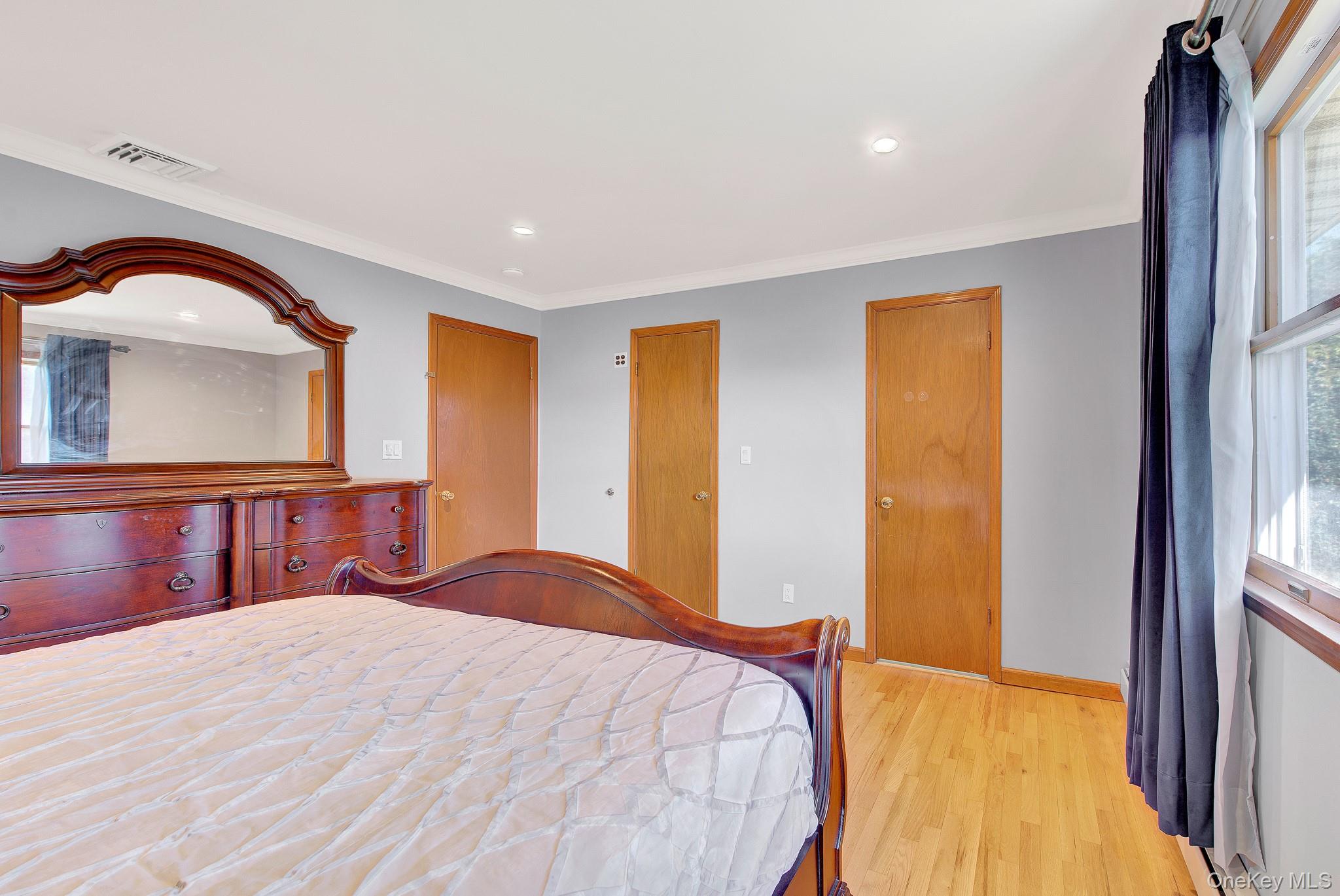 2 Old Broadway – For Sale photo 17