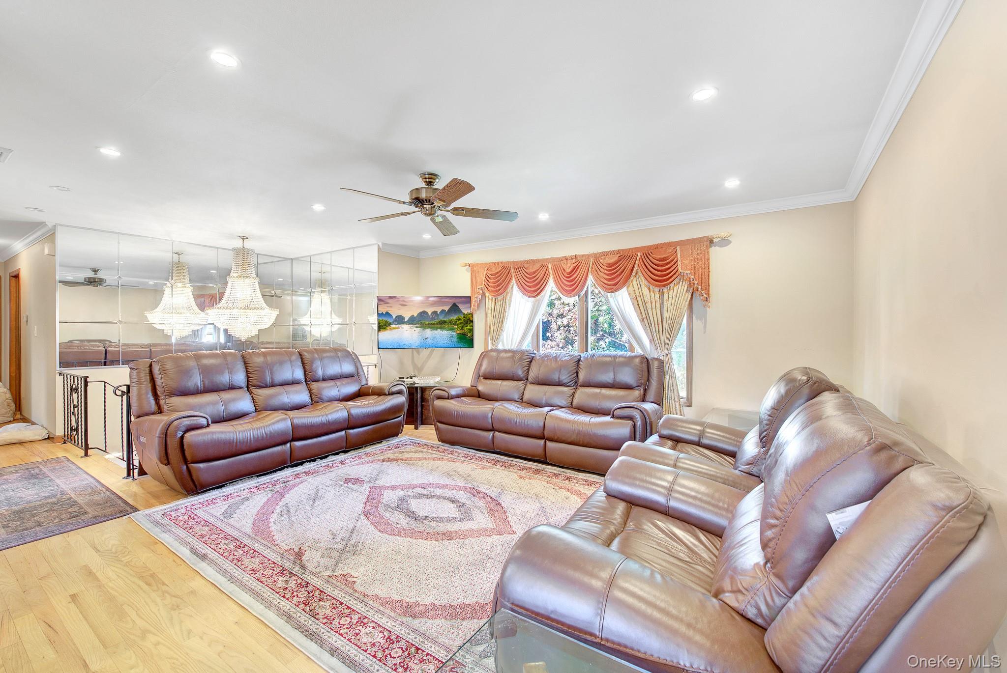 2 Old Broadway – For Sale photo 4