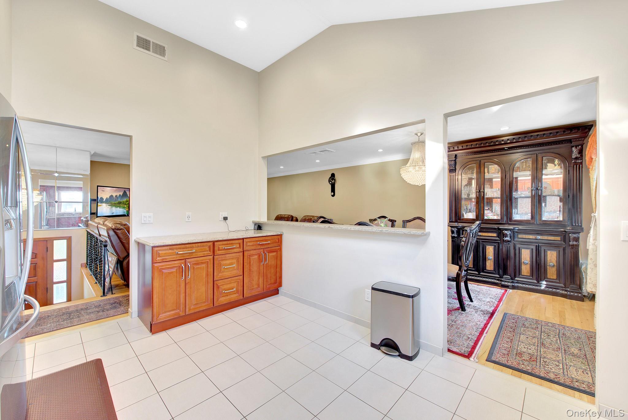2 Old Broadway – For Sale photo 10