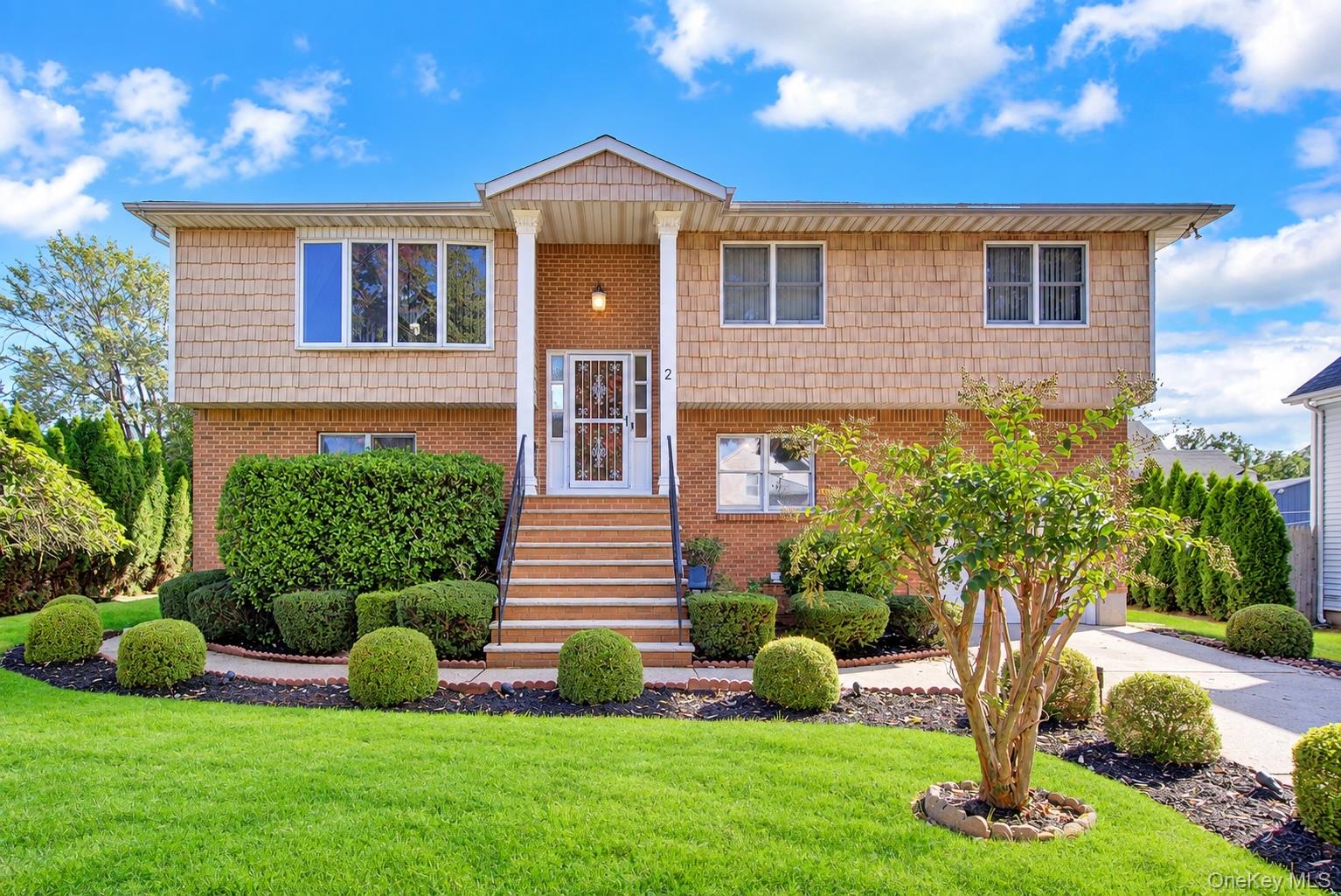 2 Old Broadway – For Sale