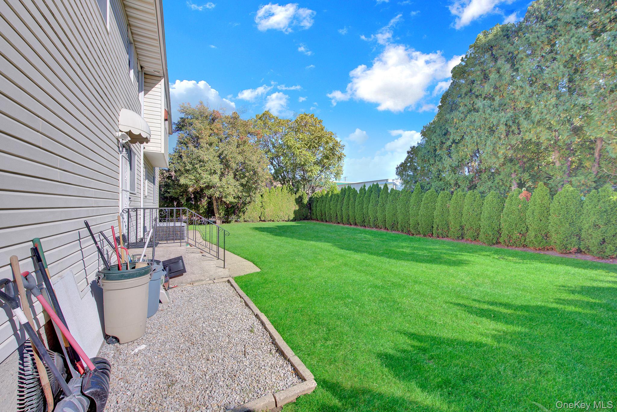 2 Old Broadway – For Sale photo 32