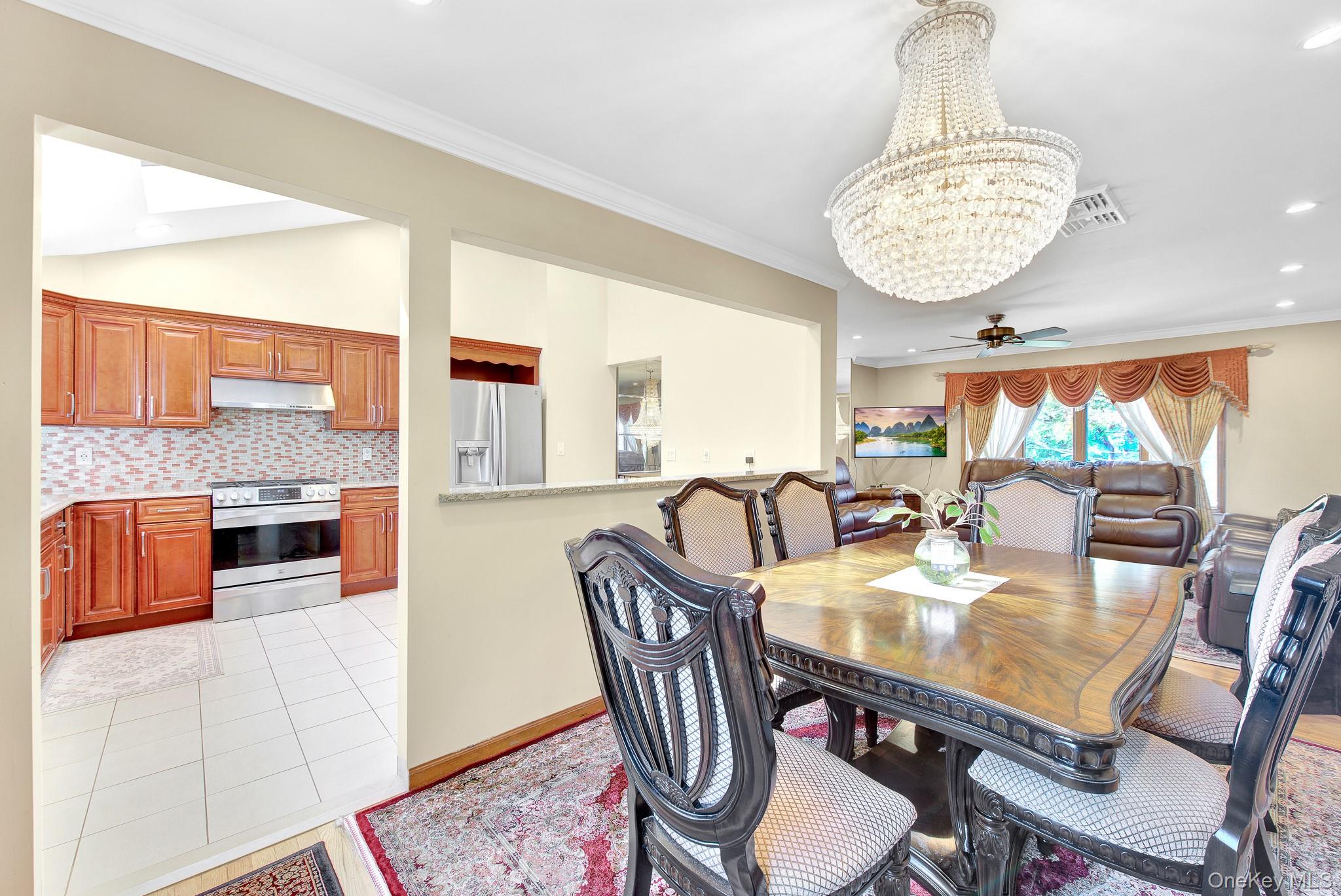2 Old Broadway – For Sale photo 7