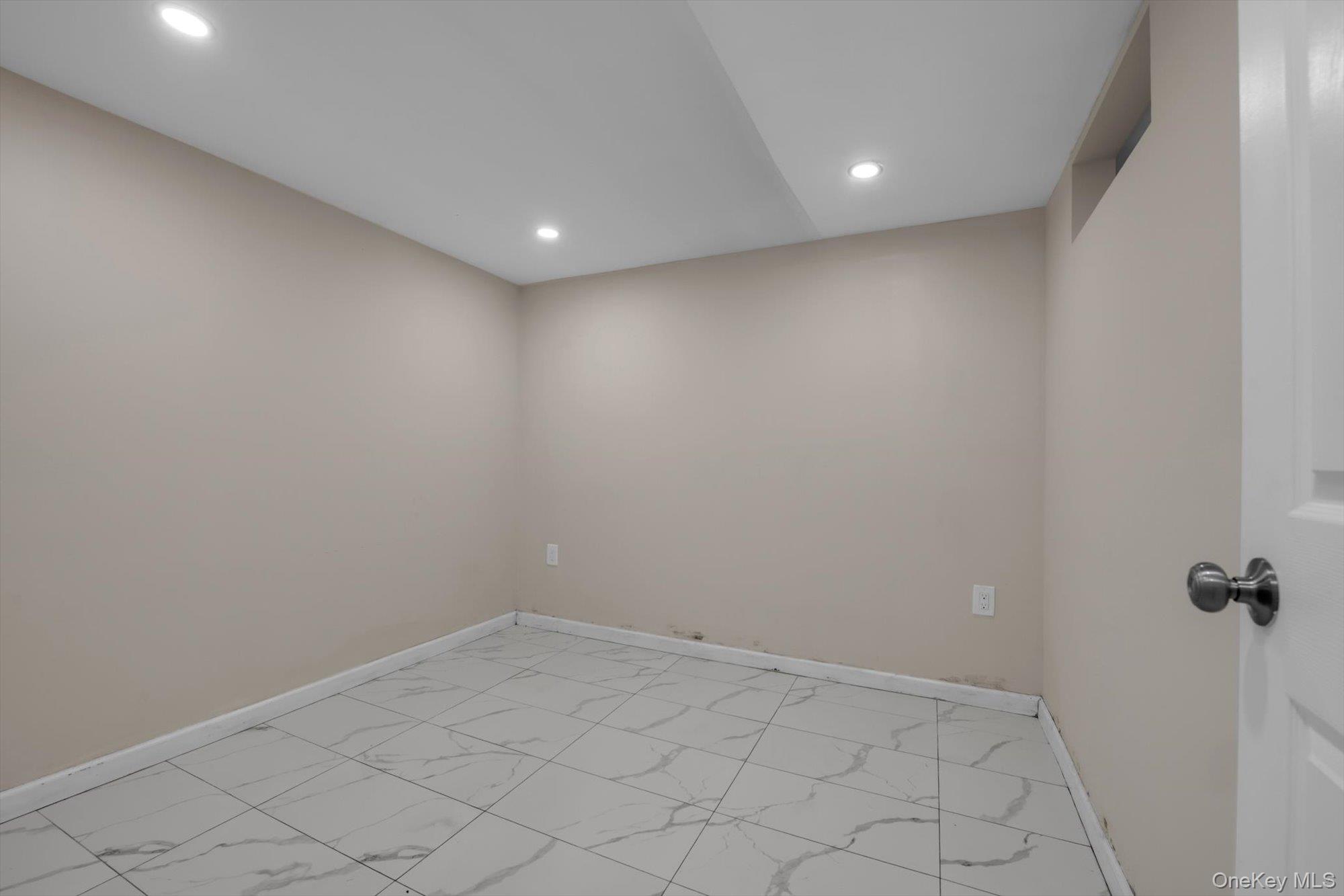 164-38 76th Road – For Sale photo 17