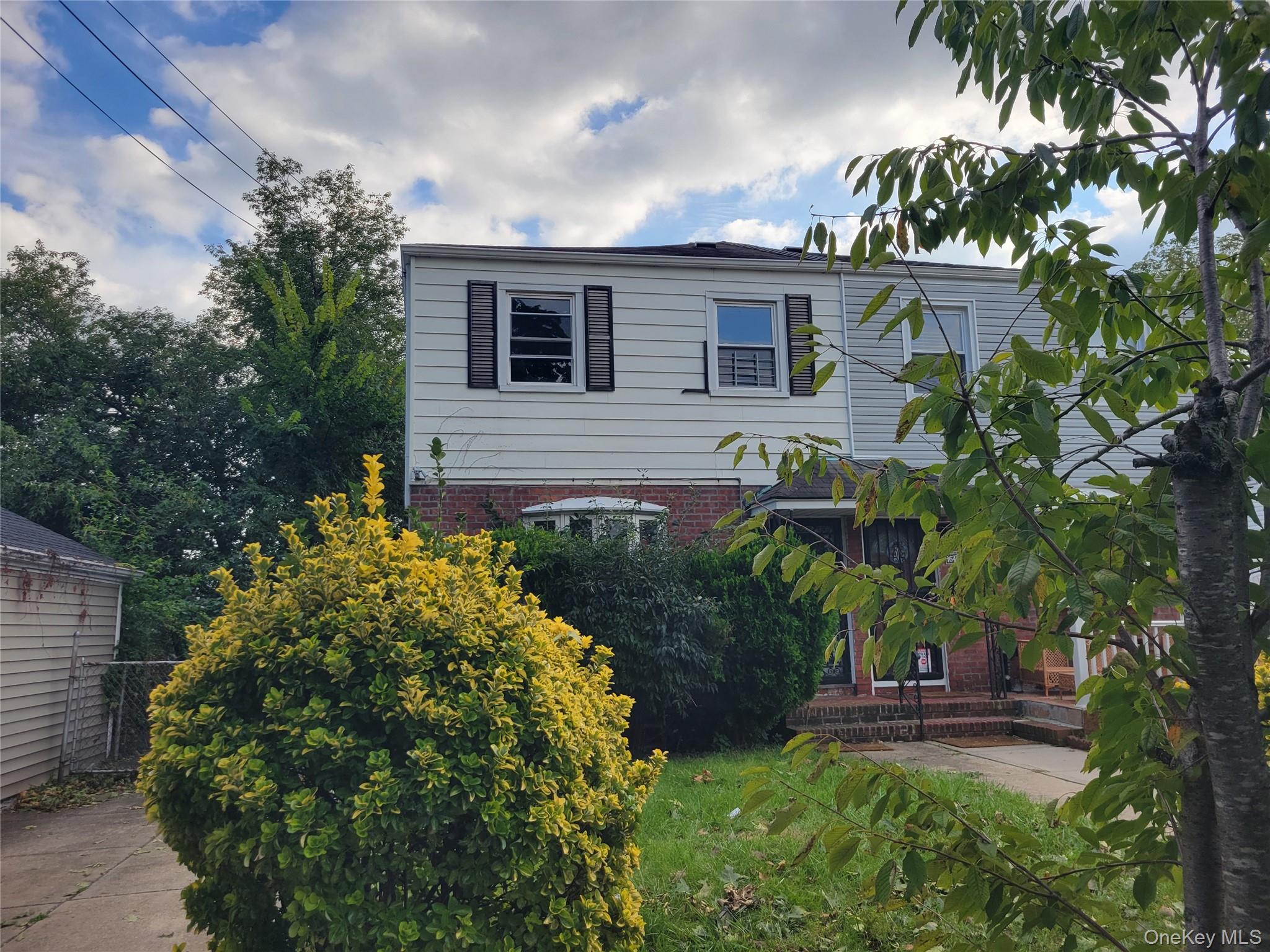 164-38 76th Road – For Sale photo 2