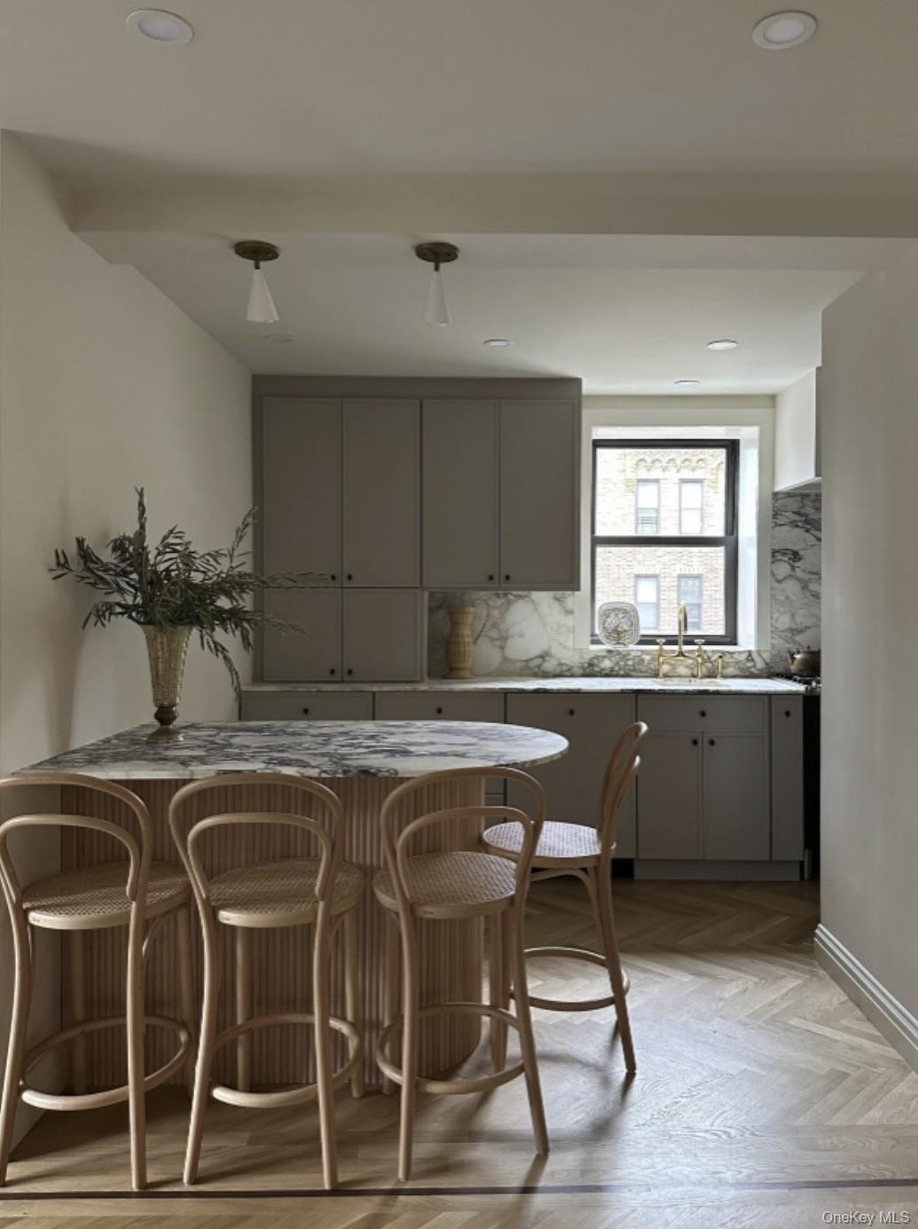 7423 Ridge Boulevard, Unit 4E photo 2