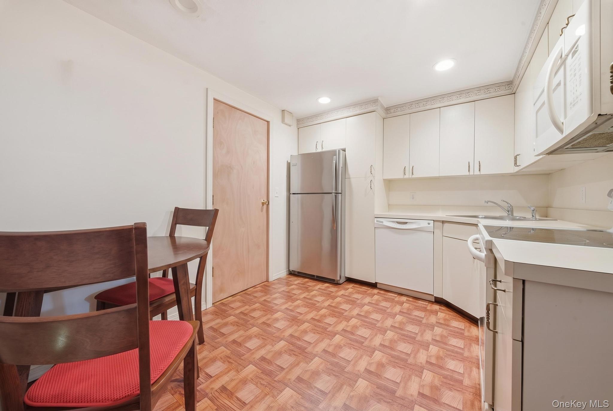 1523 Dewey Avenue – For Sale photo 30