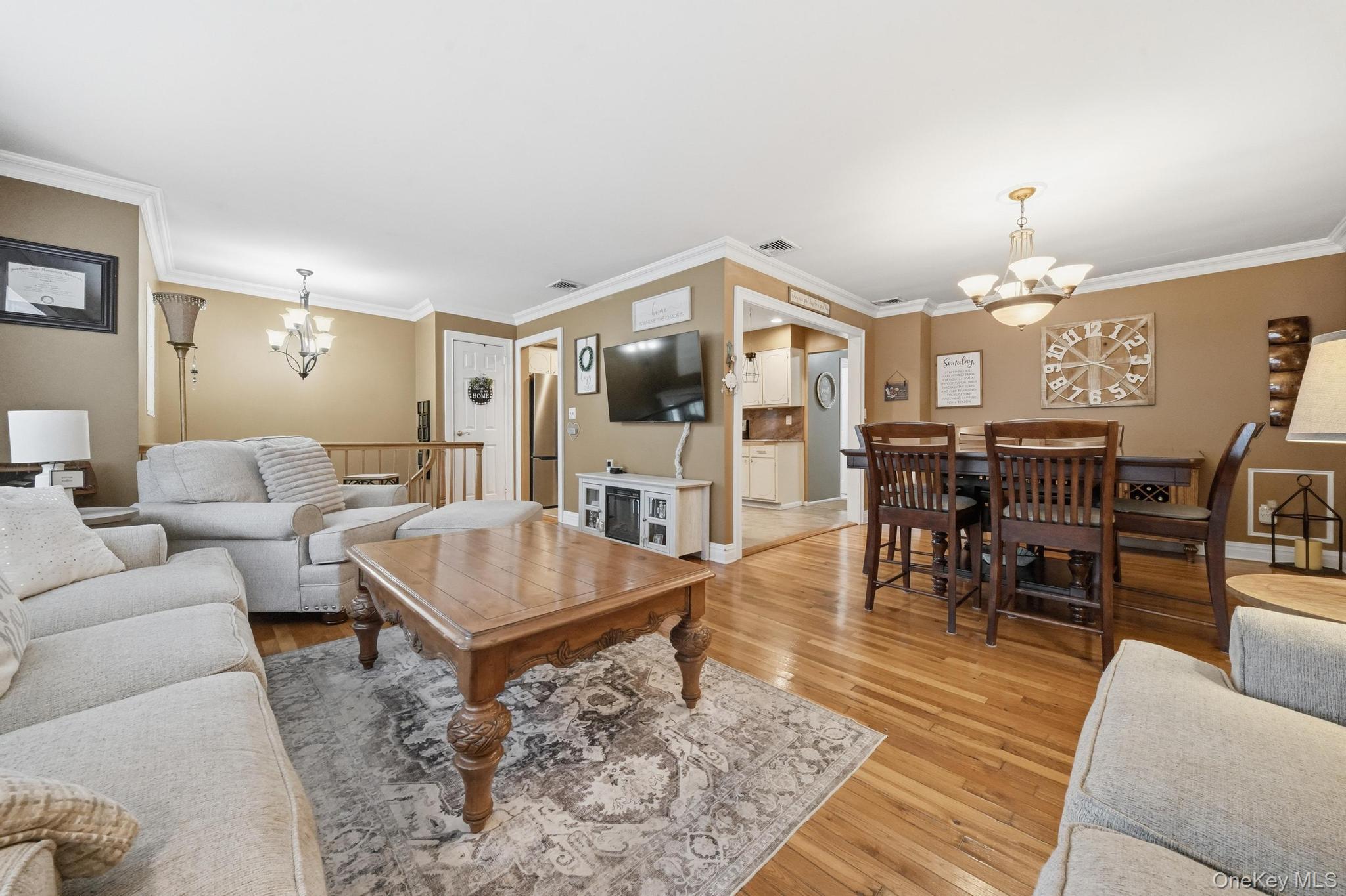 1523 Dewey Avenue – For Sale photo 4