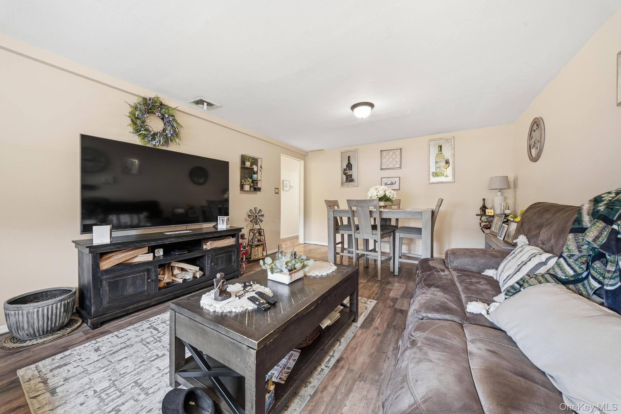 1523 Dewey Avenue – For Sale photo 24