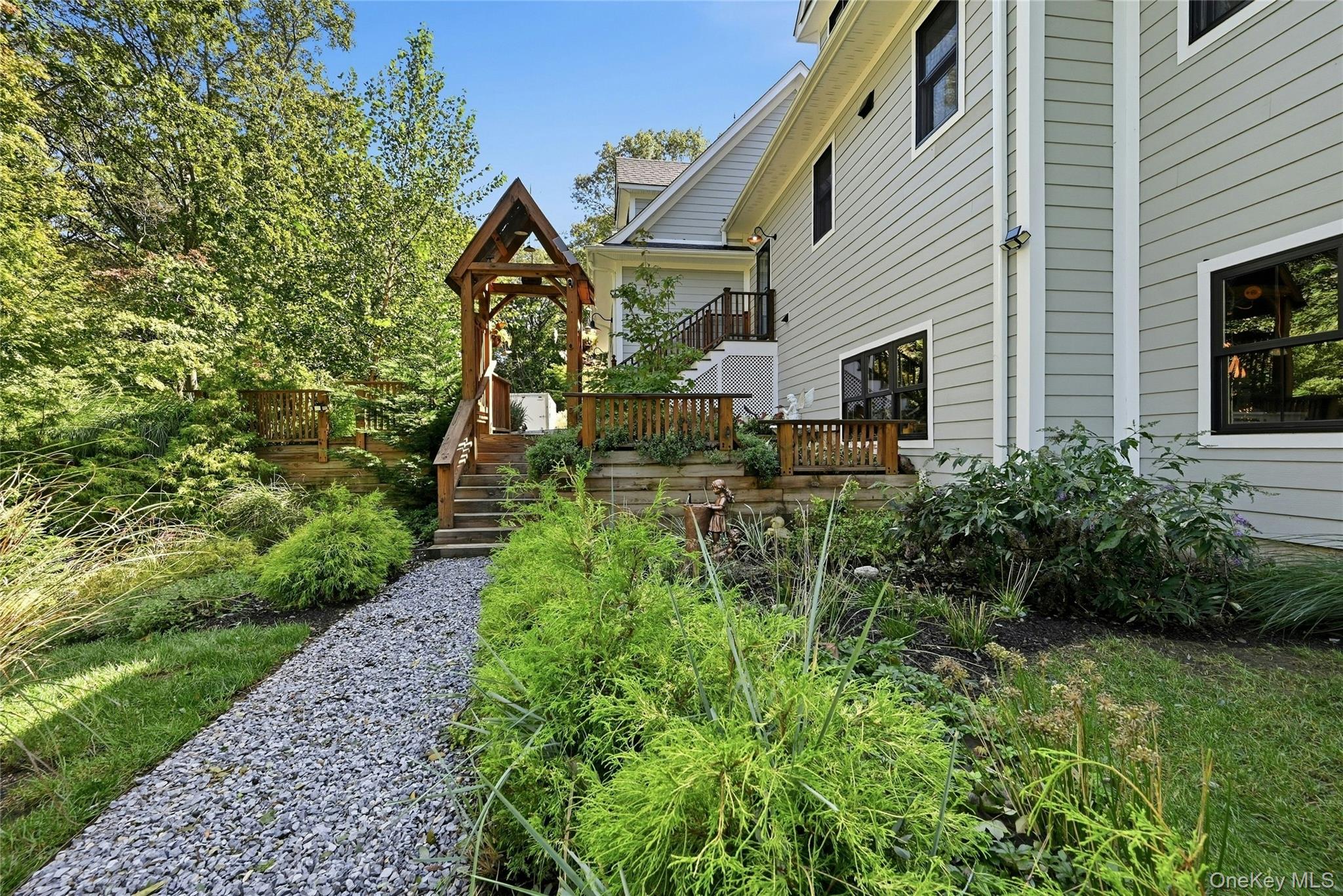 595 Moriches Road – For Sale photo 32
