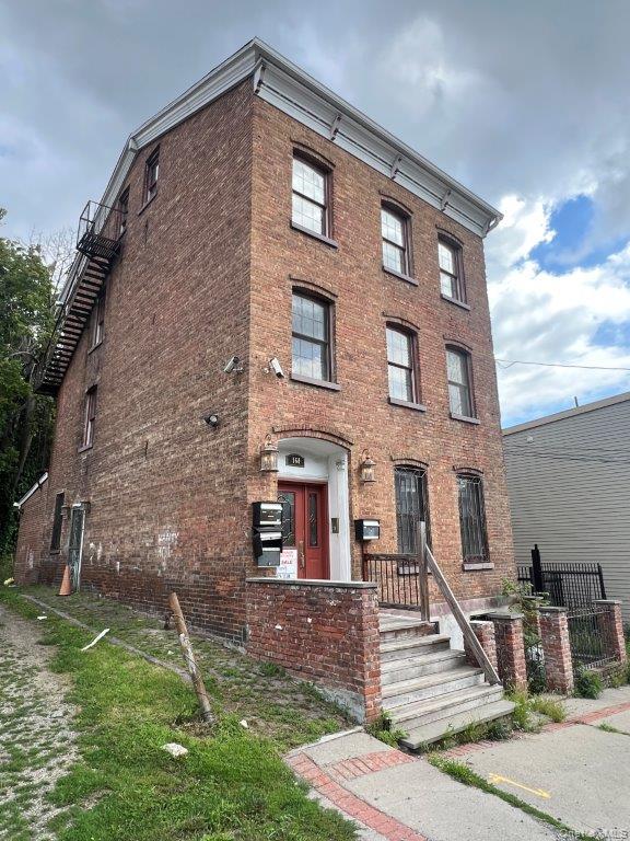 160 Ann Street – For Sale