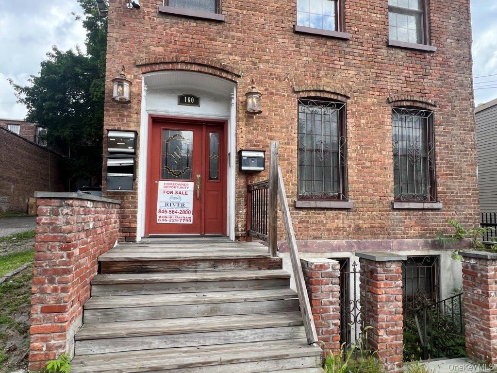 160 Ann Street – For Sale photo 2