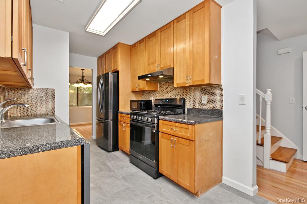 369 N Greeley Avenue – For Rent photo 9