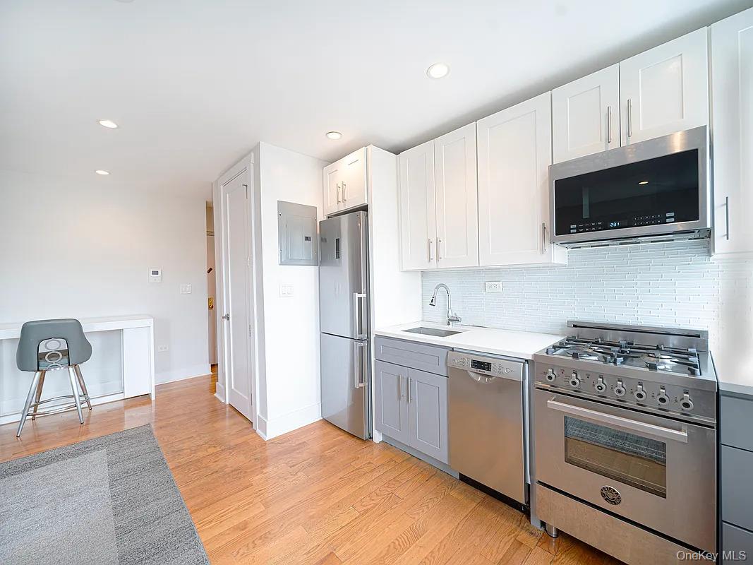 42-22 Ketcham St, Unit D9 photo 2